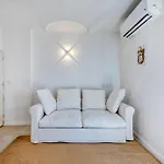 Impressive 3 Bedrooms, Sun Terrace, Jacuzzi Amra1-1 Holiday home *