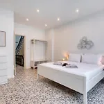 Impressive 3 Bedrooms, Sun Terrace, Jacuzzi Amra1-1 Holiday home Sliema