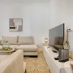 別荘 Impressive 3 Bedrooms, Sun Terrace, Jacuzzi Amra1-1 スリーマ