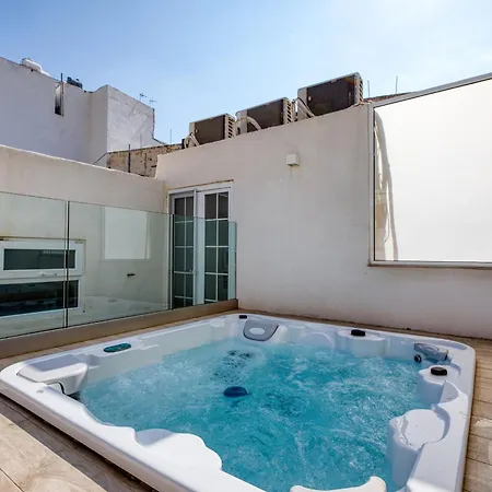 Case de vacanță Impressive 3 Bedrooms, Sun Terrace, Jacuzzi Amra1-1 Sliema
