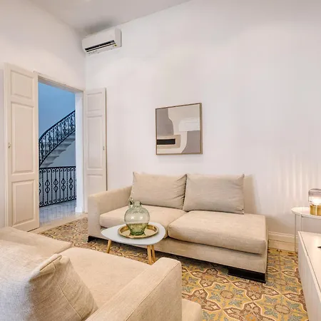 Impressive 3 Bedrooms, Sun Terrace, Jacuzzi Amra1-1 Case de vacanță