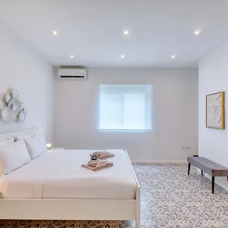 Impressive 3 Bedrooms, Sun Terrace, Jacuzzi Amra1-1 * Sliema