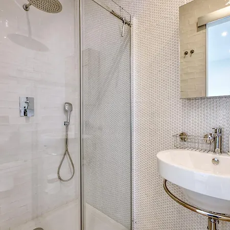 Impressive 3 Bedrooms, Sun Terrace, Jacuzzi Amra1-1