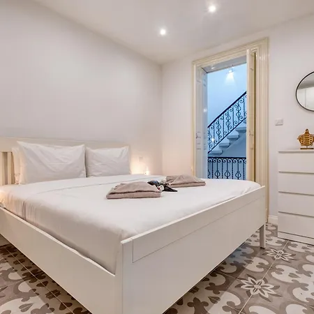 Casa vacanze Impressive 3 Bedrooms, Sun Terrace, Jacuzzi Amra1-1