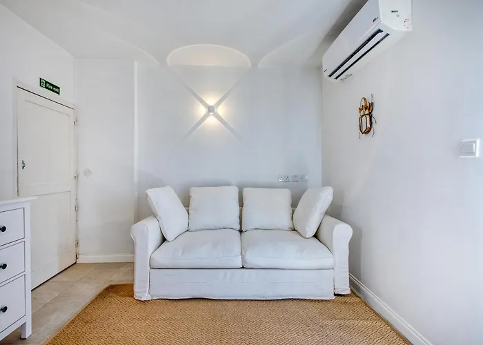 Impressive 3 Bedrooms, Sun Terrace, Jacuzzi Amra1-1 بيت للعطل *