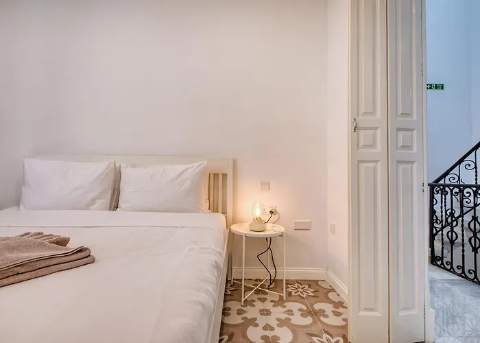 Impressive 3 Bedrooms, Sun Terrace, Jacuzzi Amra1-1 بيت للعطل سليمة