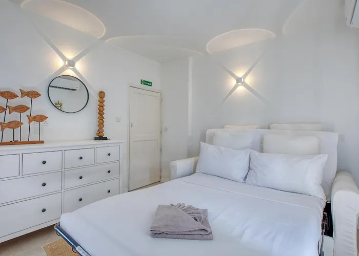 Impressive 3 Bedrooms, Sun Terrace, Jacuzzi Amra1-1 * سليمة