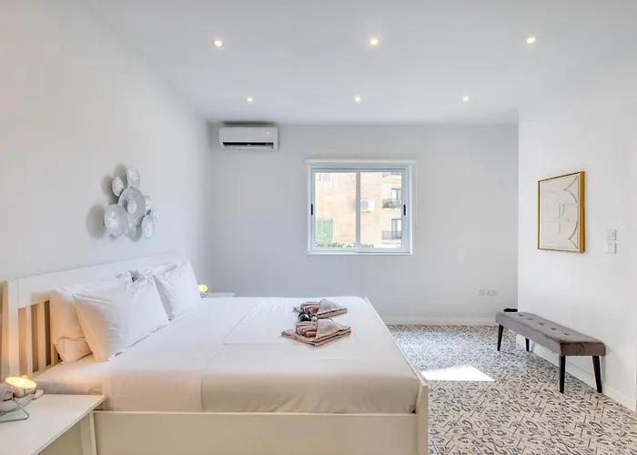 بيت للعطل Impressive 3 Bedrooms, Sun Terrace, Jacuzzi Amra1-1 *