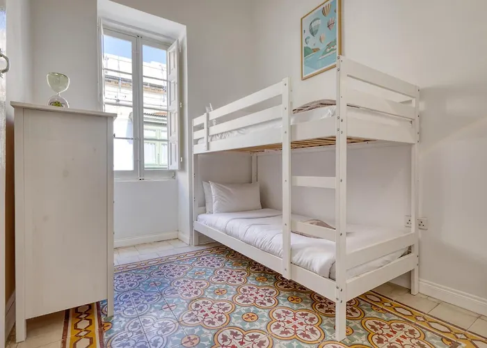 Impressive 3 Bedrooms, Sun Terrace, Jacuzzi Amra1-1 بيت للعطل سليمة